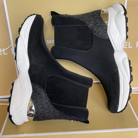 Michael Kors Katrina Bootie Tumbled Leather 49R2KAFE5L - Picture 9 of 16